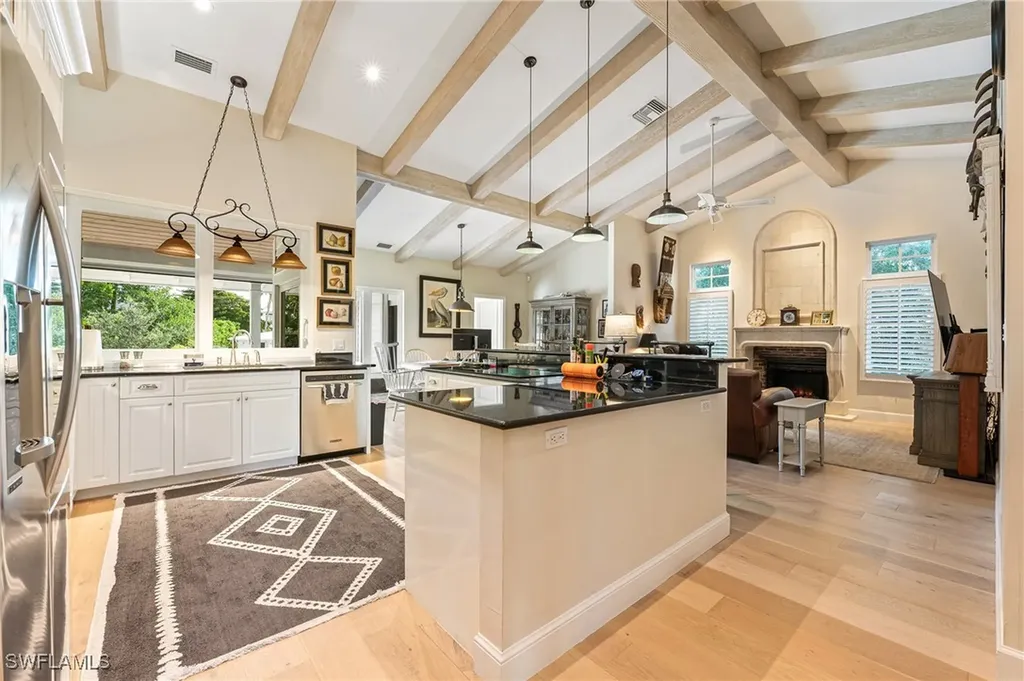 5042 Seahorse Avenue Naples FL 34103