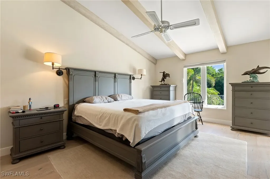 5042 Seahorse Avenue Naples FL 34103