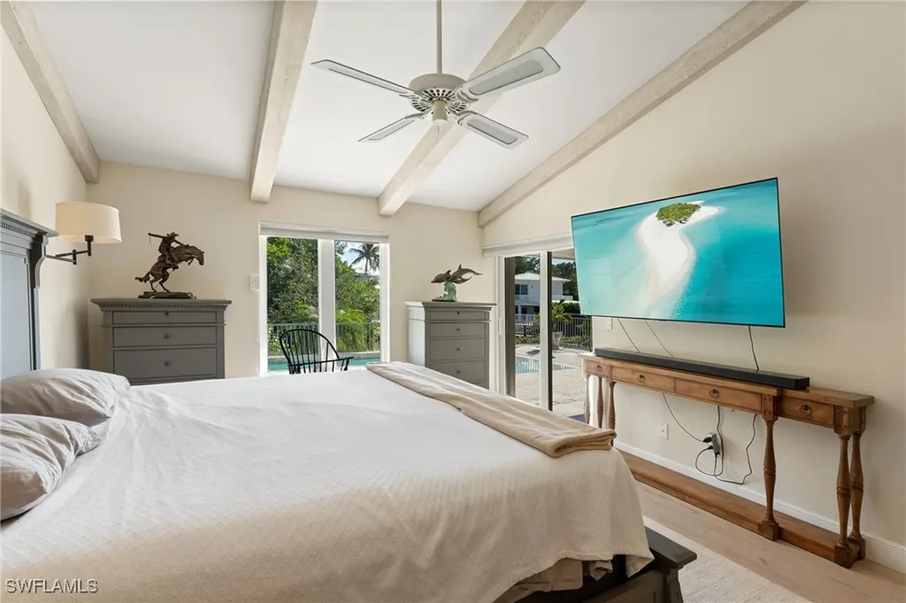 5042 Seahorse Avenue Naples FL 34103