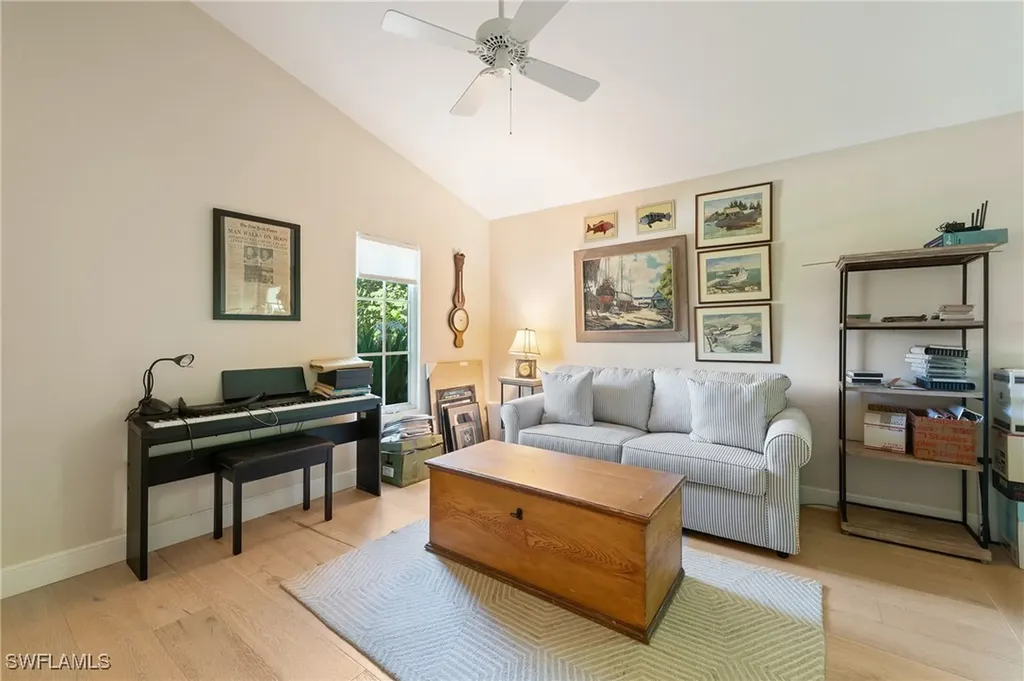 5042 Seahorse Avenue Naples FL 34103