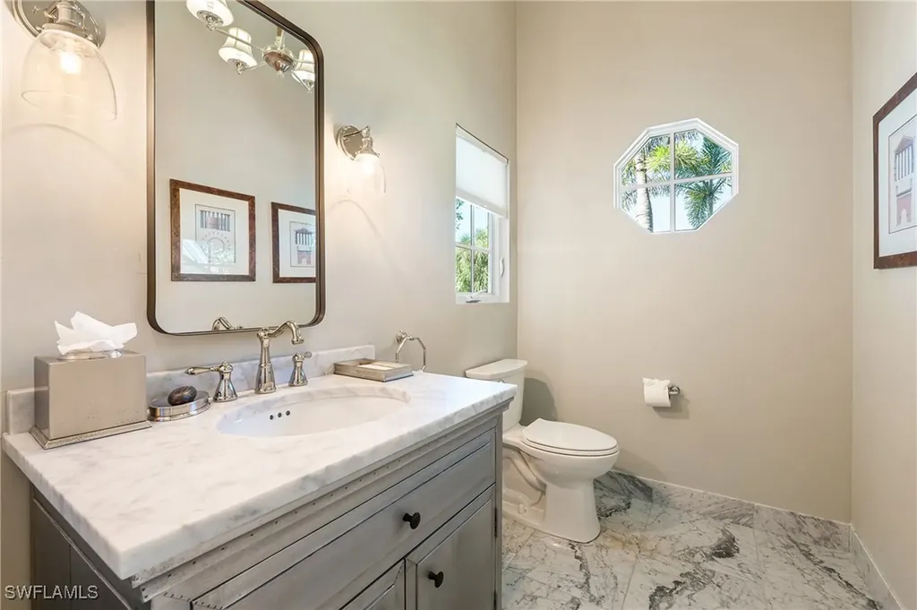 5042 Seahorse Avenue Naples FL 34103