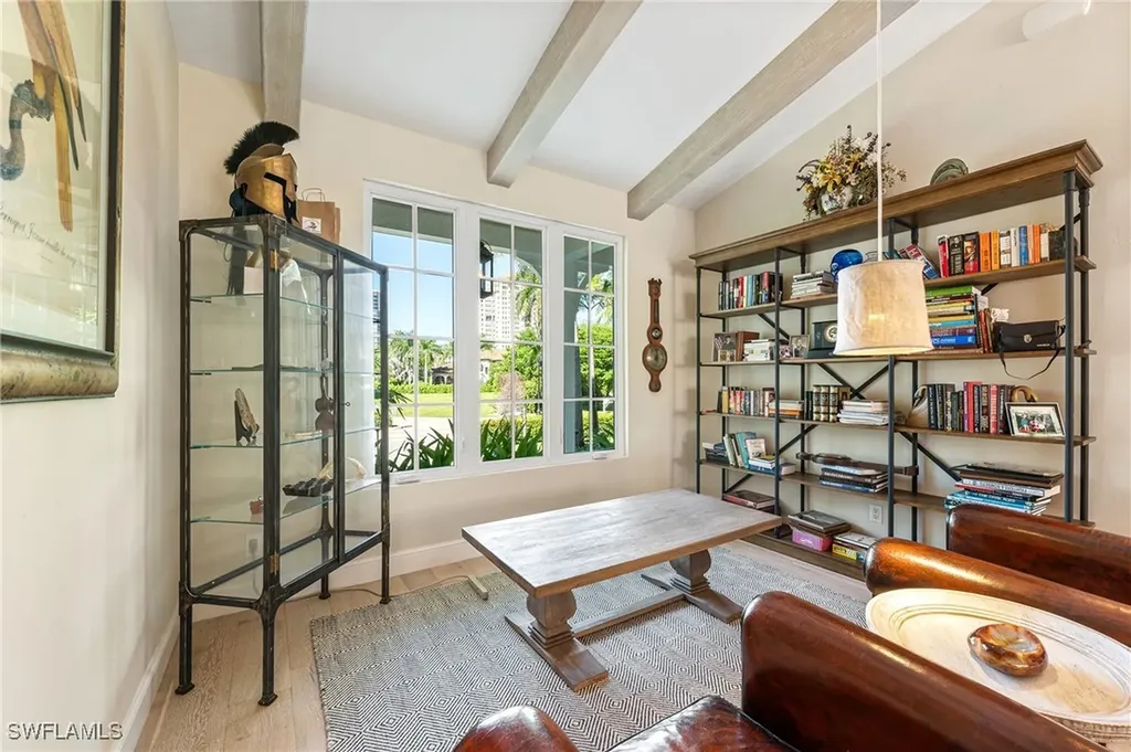 5042 Seahorse Avenue Naples FL 34103