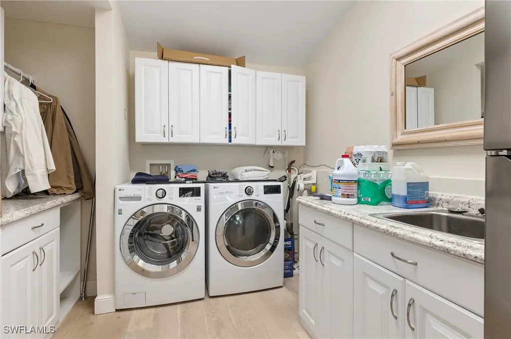 5042 Seahorse Avenue Naples FL 34103