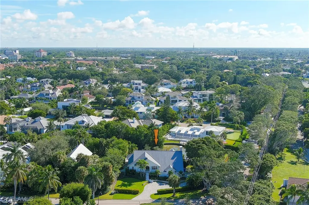 5042 Seahorse Avenue Naples FL 34103