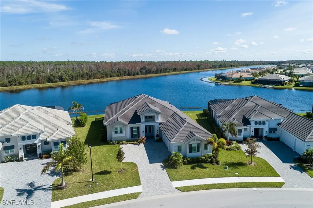 14362 Laguna Springs Lane Naples FL 34114