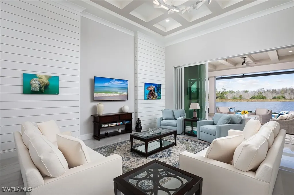 14362 Laguna Springs Lane Naples FL 34114