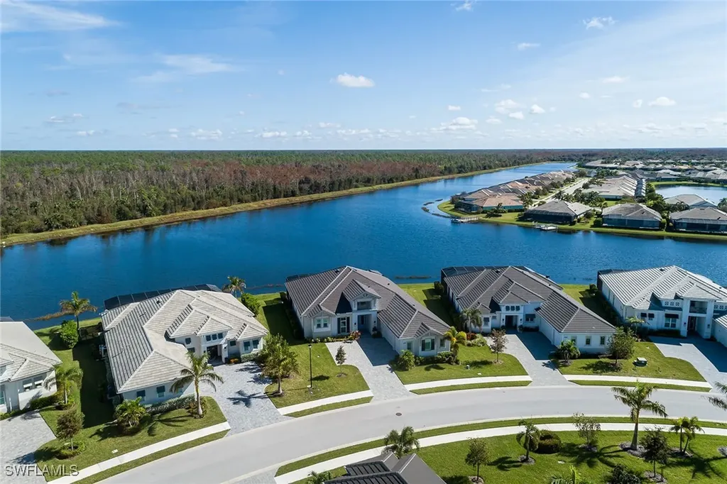 14362 Laguna Springs Lane Naples FL 34114