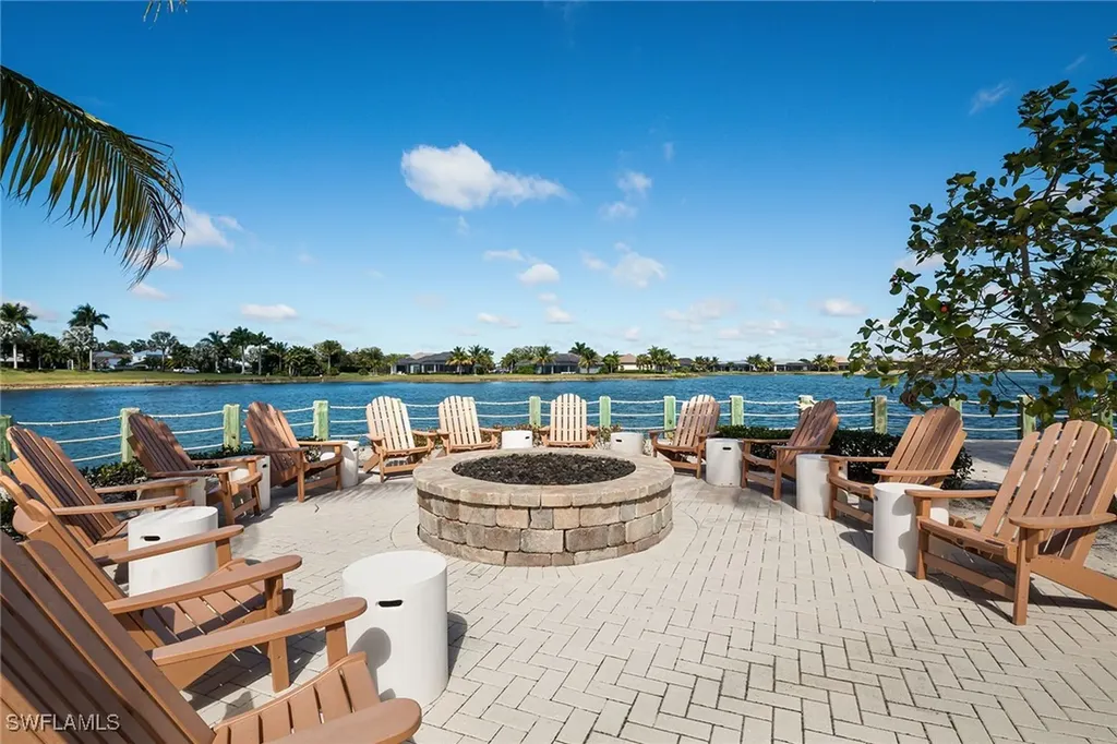 14362 Laguna Springs Lane Naples FL 34114