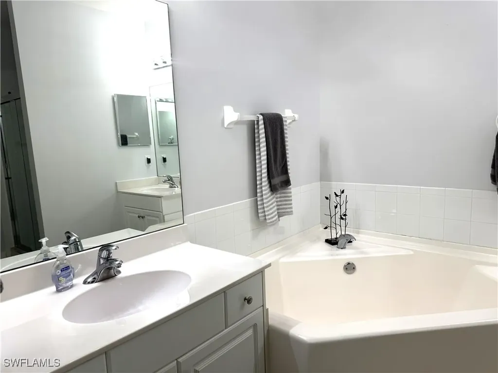 3445 Grand Cypress Drive Naples FL 34119