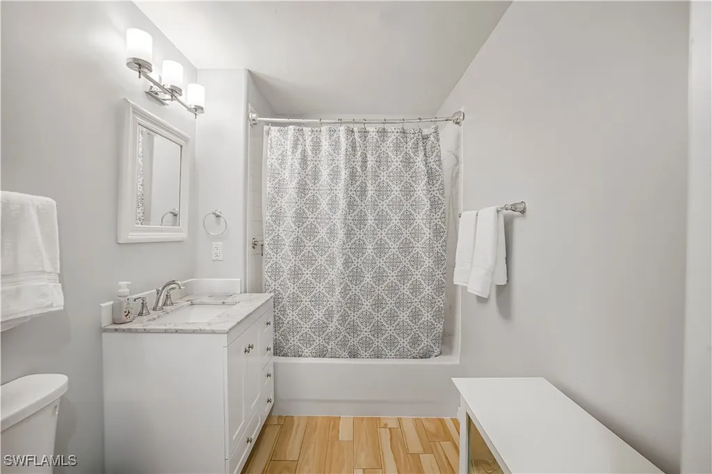 2220 Arielle Drive Naples FL 34109