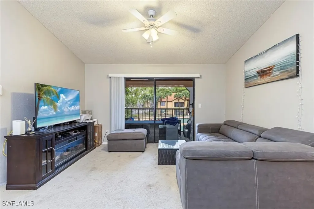 2202 Arbour Walk Circle Naples FL 34109