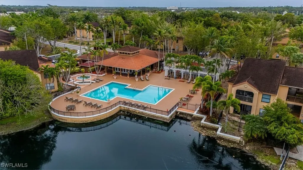 2202 Arbour Walk Circle Naples FL 34109