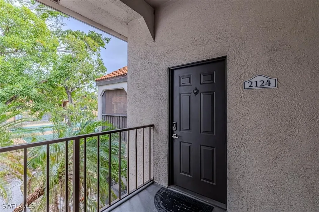 2202 Arbour Walk Circle Naples FL 34109