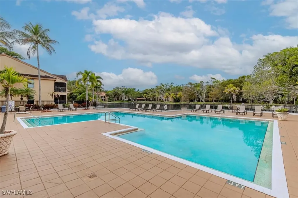 2202 Arbour Walk Circle Naples FL 34109