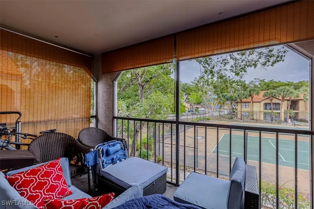 2202 Arbour Walk Circle Naples FL 34109