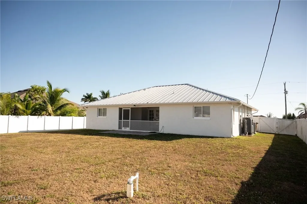 113 NE 11th Terrace Cape Coral FL 33909