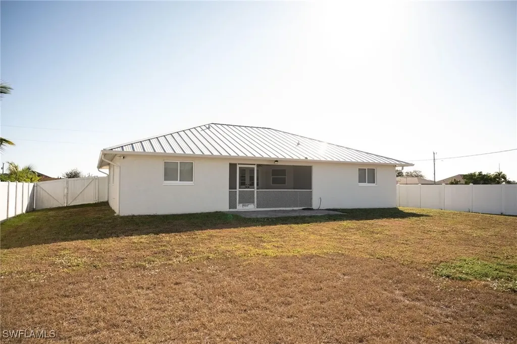 113 NE 11th Terrace Cape Coral FL 33909