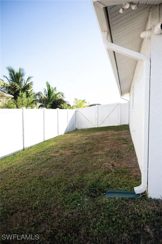 113 NE 11th Terrace Cape Coral FL 33909