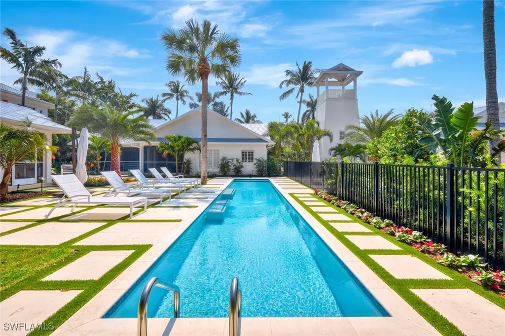 67 8th Avenue S Naples FL 34102