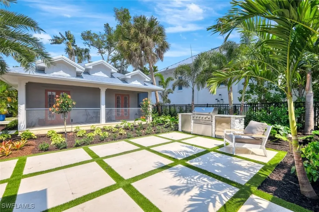 67 8th Avenue S Naples FL 34102