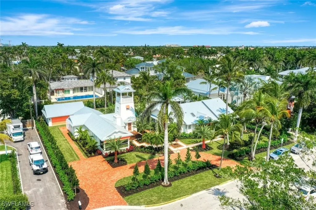 67 8th Avenue S Naples FL 34102
