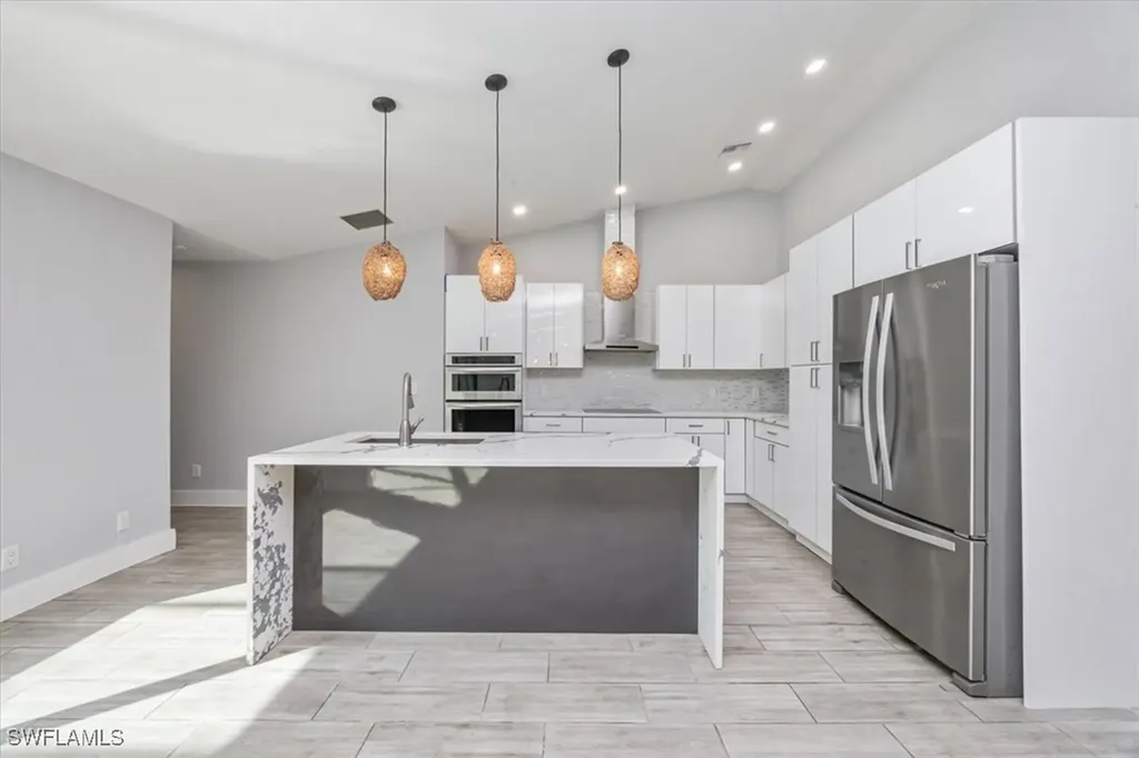 6161 Waxmyrtle Way Naples FL 34109