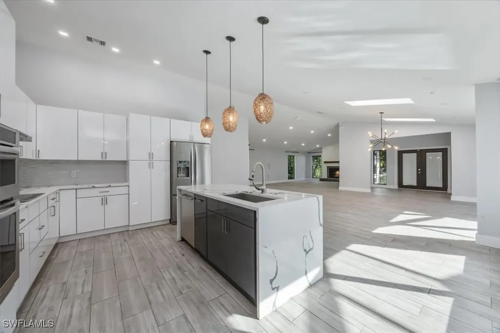 6161 Waxmyrtle Way Naples FL 34109