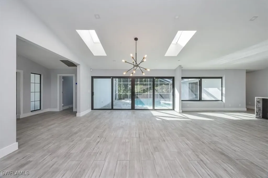 6161 Waxmyrtle Way Naples FL 34109