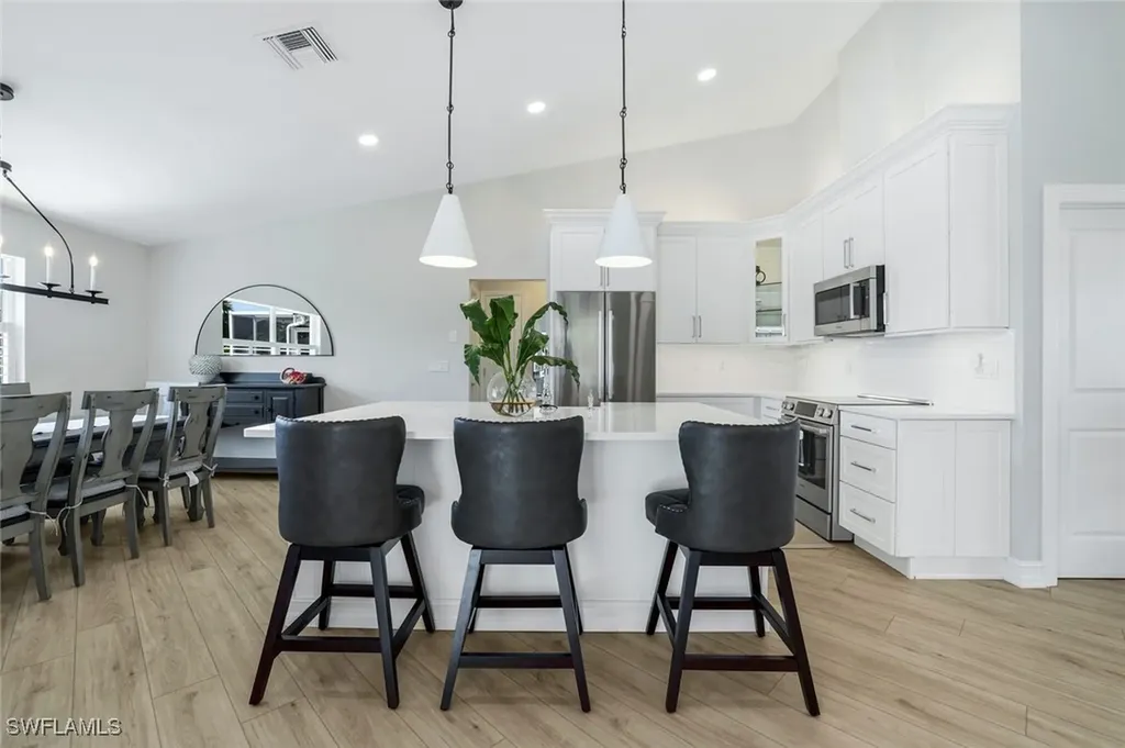 Marco Island FL, 711 Tigertail Court