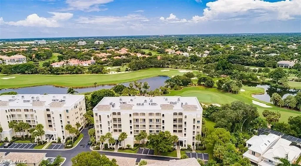 Naples FL, 7687 Pebble Creek Circle, Unit 104