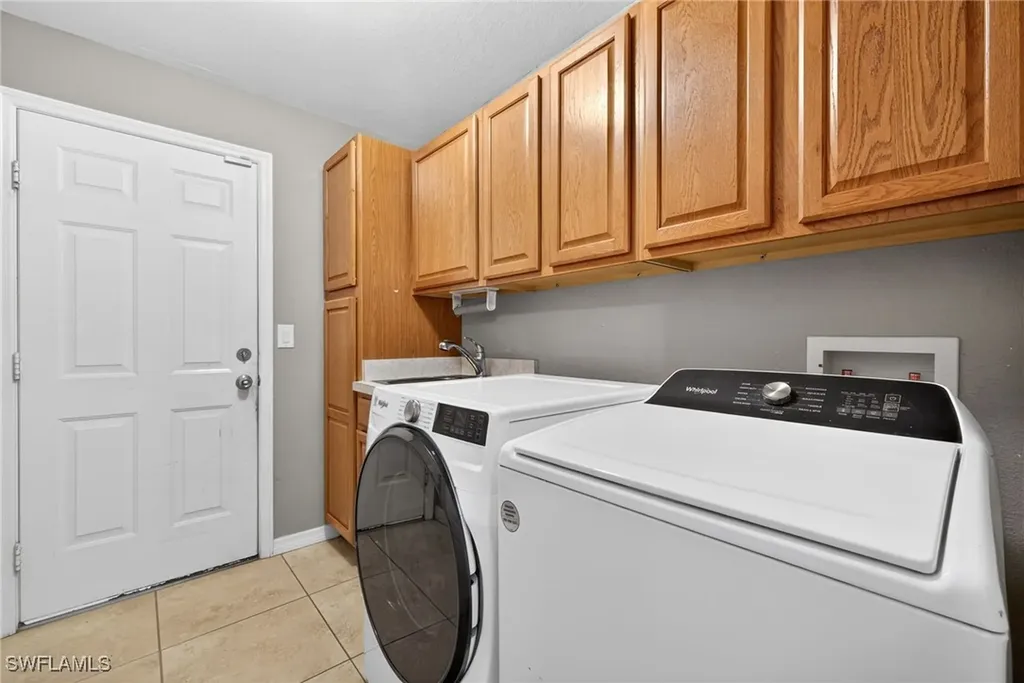 2004 NW 23rd Terrace Cape Coral FL 33993