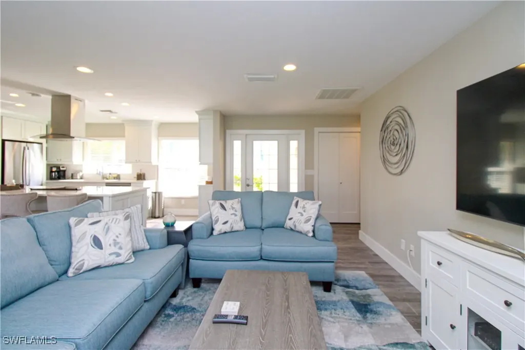1353 Pelican Avenue Naples FL 34102