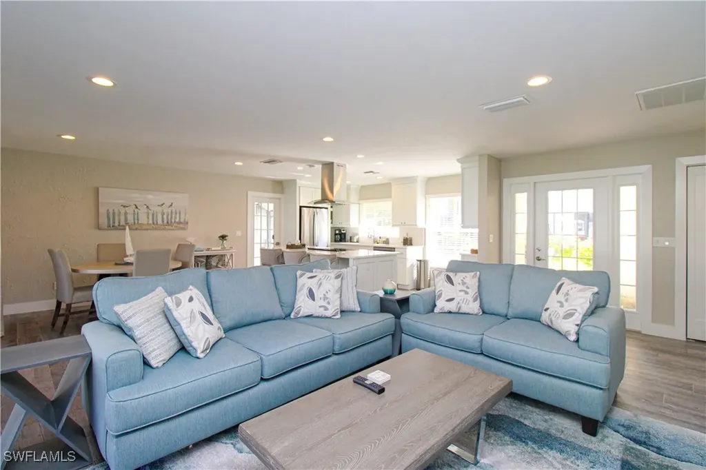 1353 Pelican Avenue Naples FL 34102
