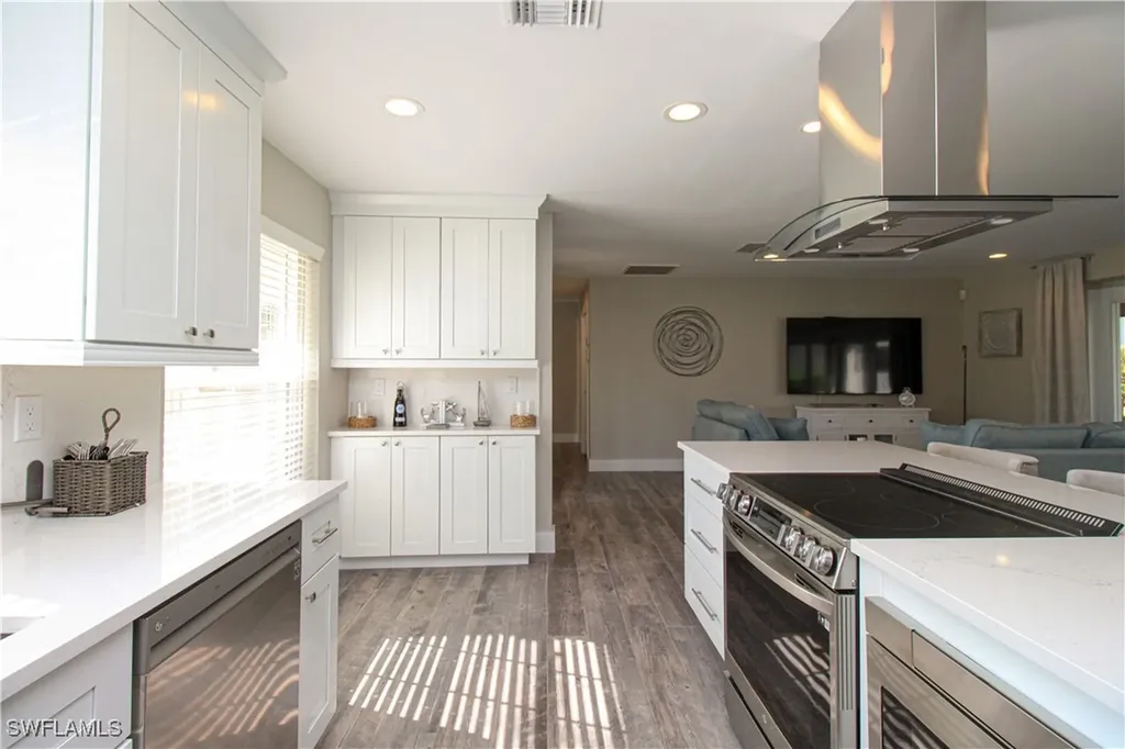 1353 Pelican Avenue Naples FL 34102