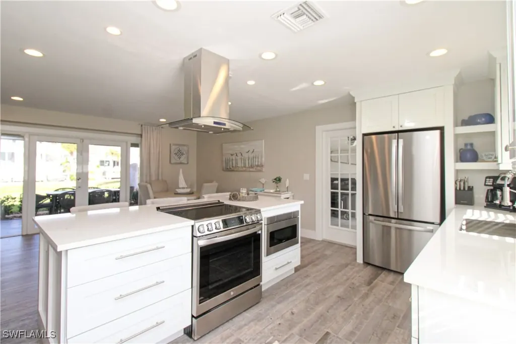 1353 Pelican Avenue Naples FL 34102