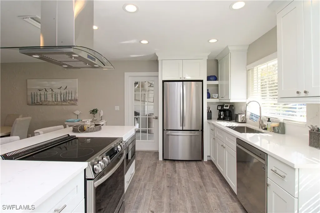 1353 Pelican Avenue Naples FL 34102