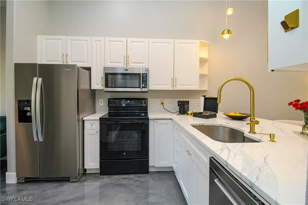 3540 Avion Woods Court Naples FL 34104