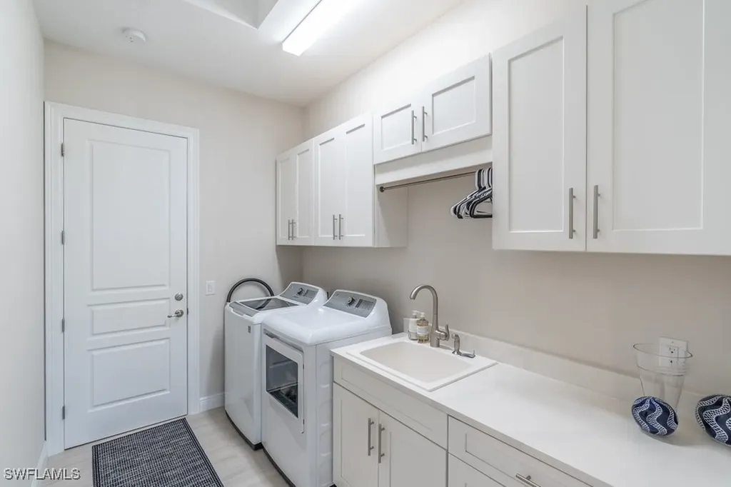 16379 Viansa Way Naples FL 34110