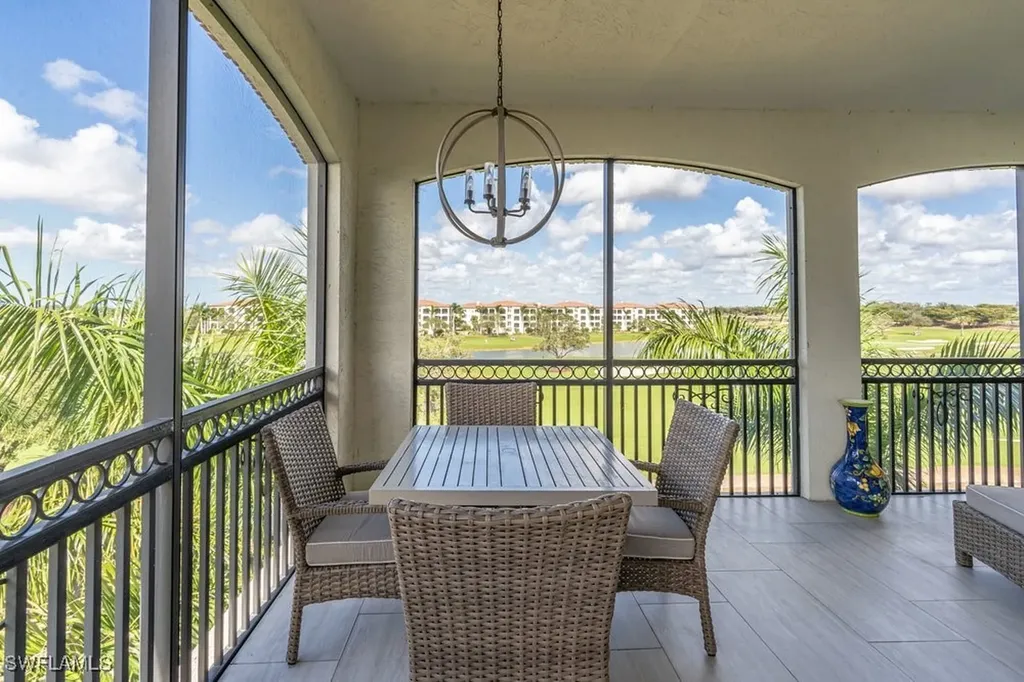 16379 Viansa Way Naples FL 34110