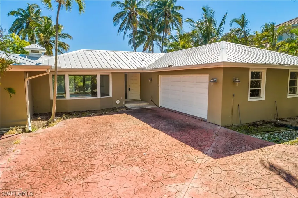 2195 Sheepshead Drive Naples FL 34102