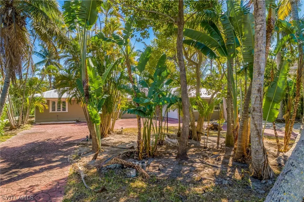 2195 Sheepshead Drive Naples FL 34102