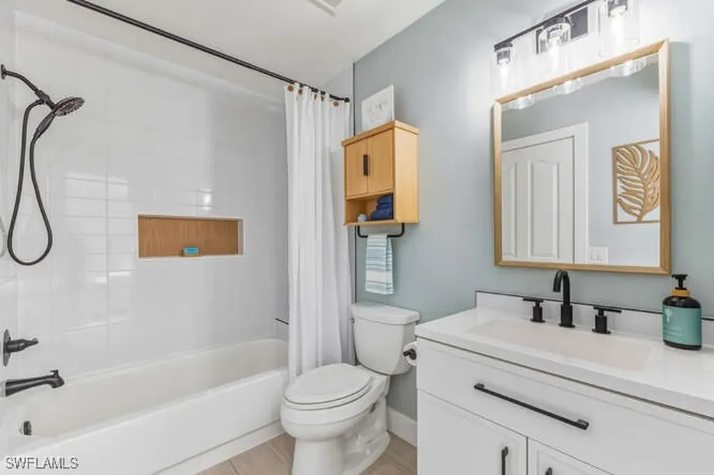 2876 W Crown Pointe Boulevard Naples FL 34112