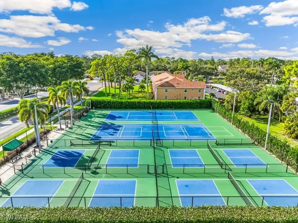 2876 W Crown Pointe Boulevard Naples FL 34112