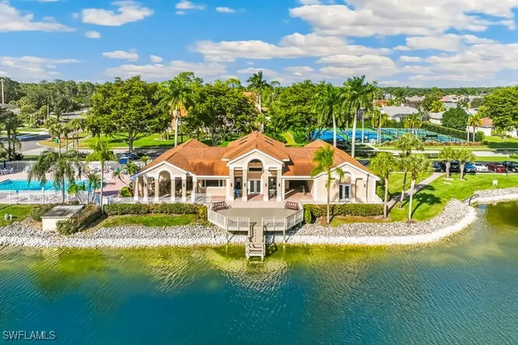 2876 W Crown Pointe Boulevard Naples FL 34112