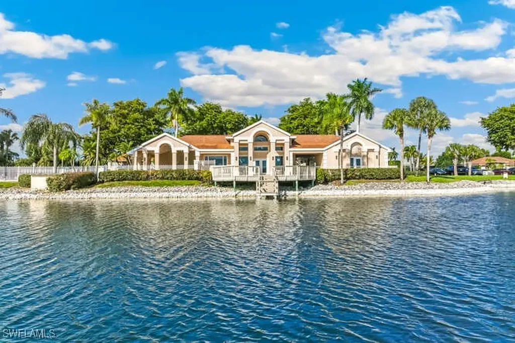 2876 W Crown Pointe Boulevard Naples FL 34112
