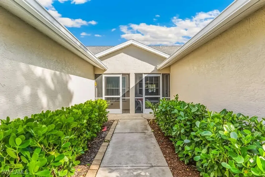 2876 W Crown Pointe Boulevard Naples FL 34112