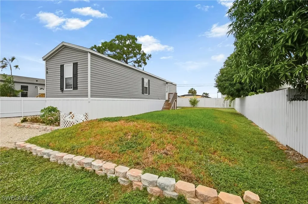 18 Royal Cove Drive Naples FL 34110