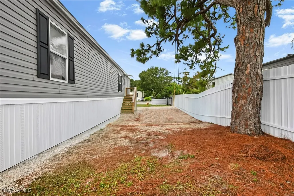 18 Royal Cove Drive Naples FL 34110