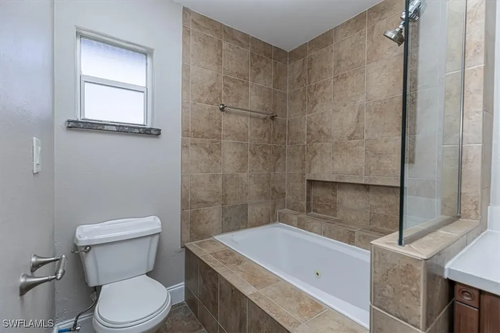 620 SE 11th Avenue Cape Coral FL 33990