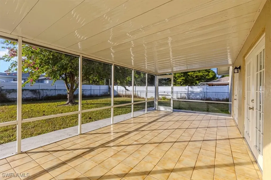 620 SE 11th Avenue Cape Coral FL 33990